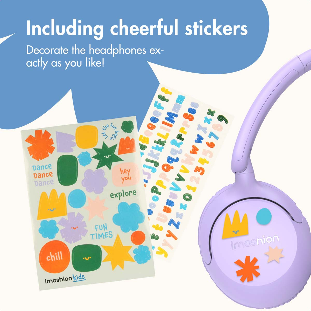 Auriculares morados para niños con pegatinas coloridas y texto.