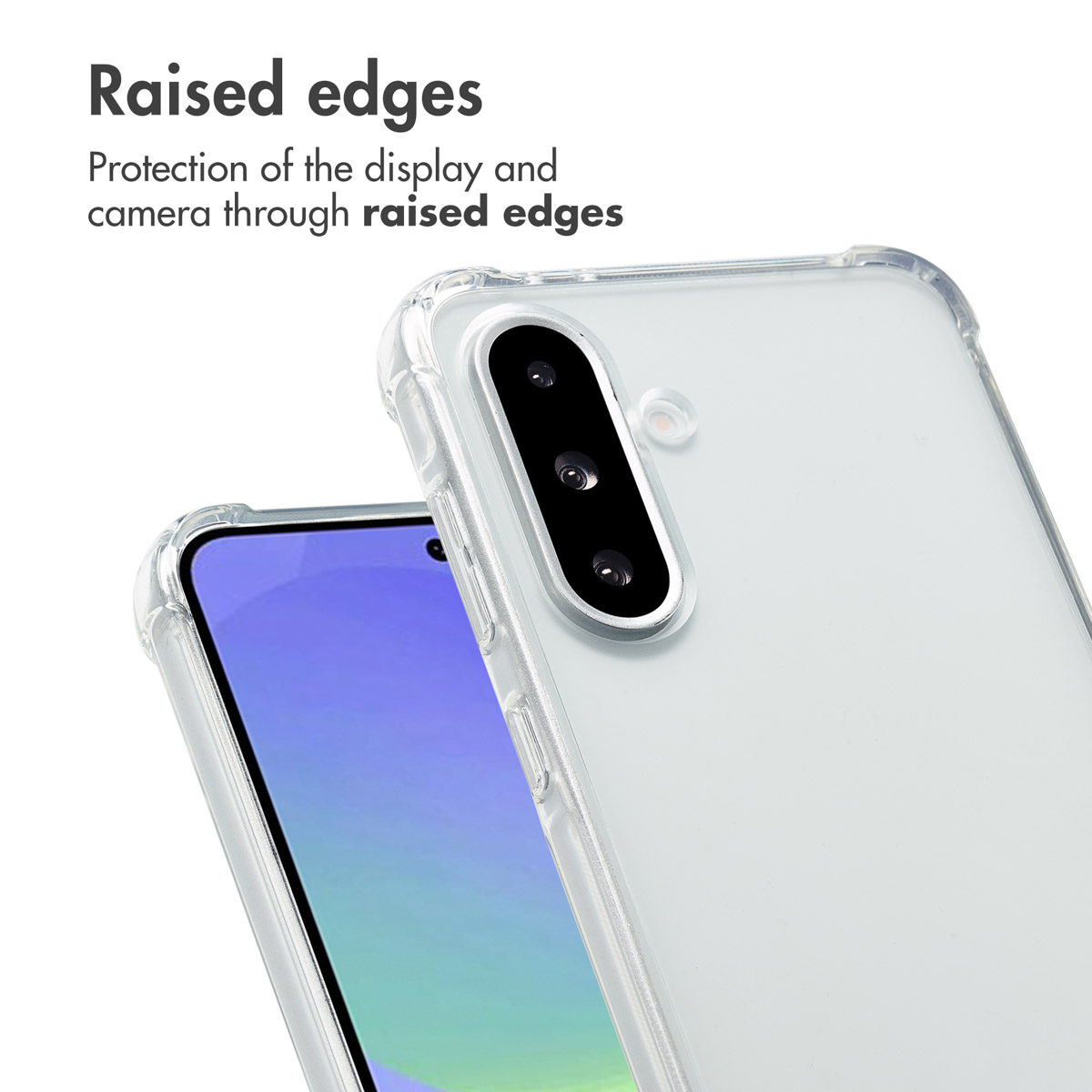 Un smartphone en una funda protectora transparente, destacando bordes elevados alrededor de la cámara.
