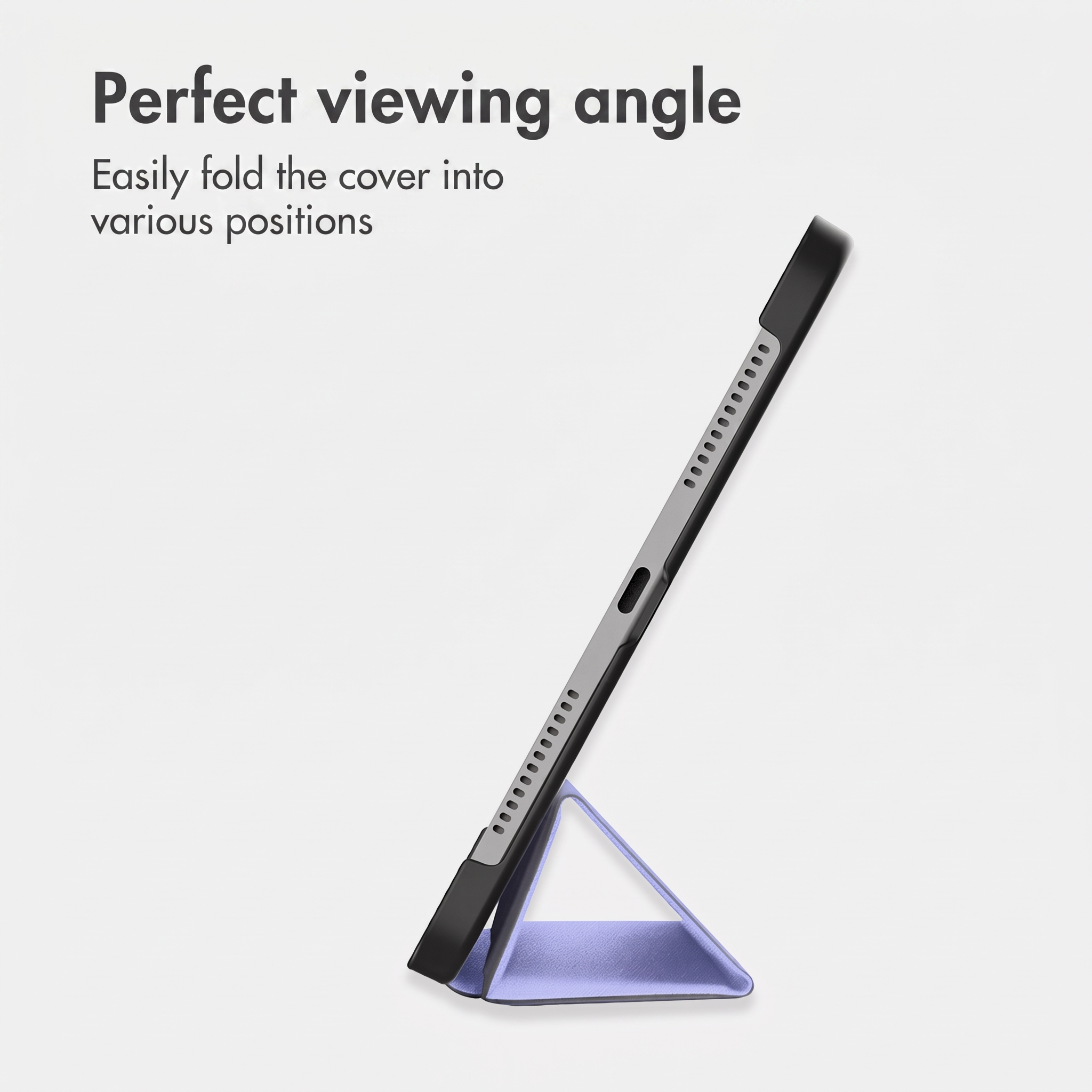 Un tablet in una custodia scura supportato da una cover viola piegata.