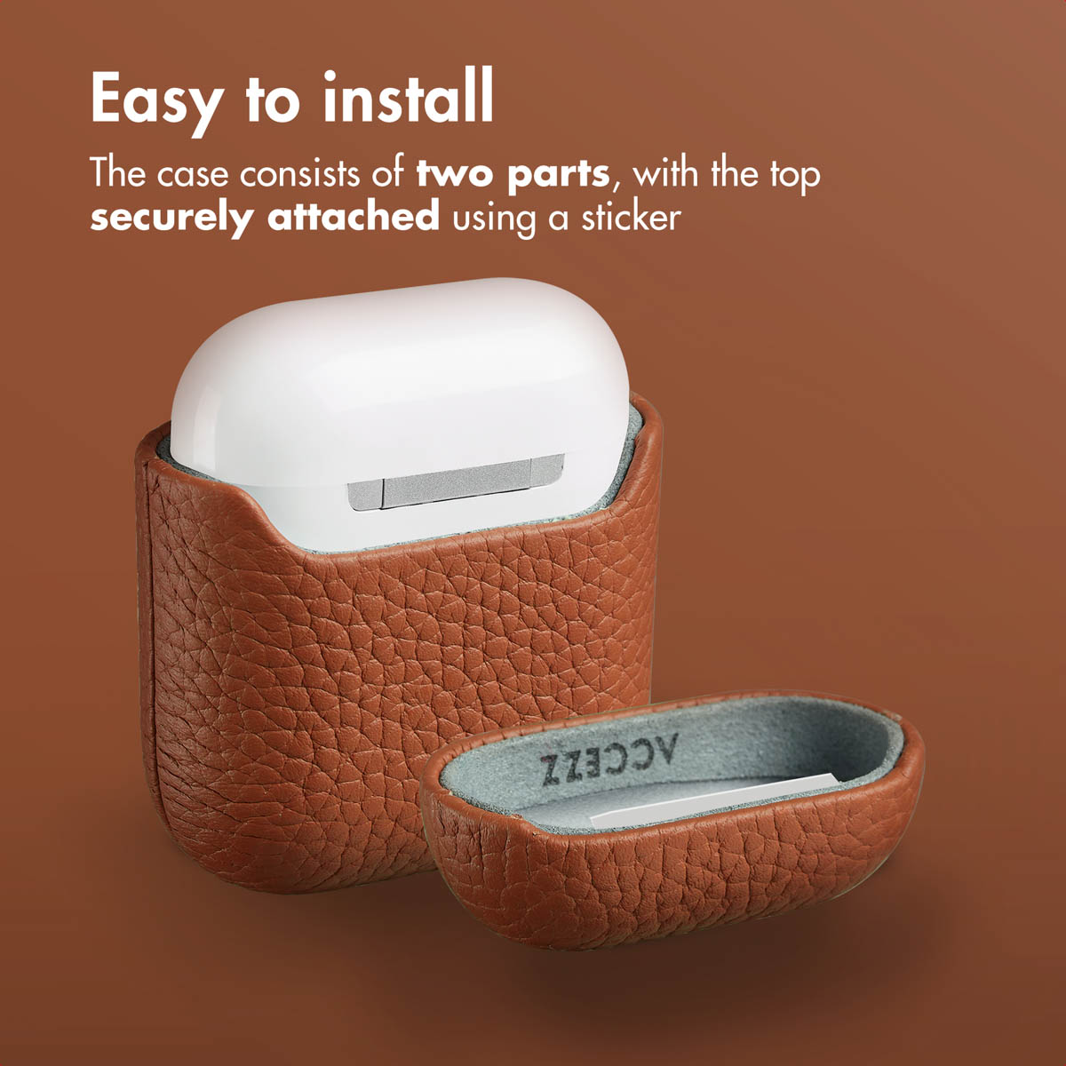 Estuche de auriculares blanco en funda protectora de cuero marrón de dos piezas con fondo marrón.