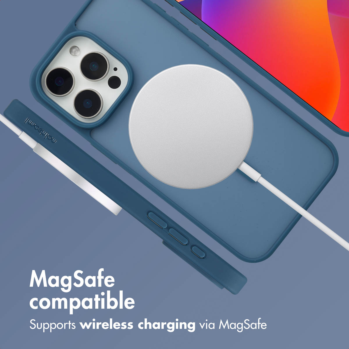 Coque bleue avec chargeur MagSafe et découpe pour caméra.