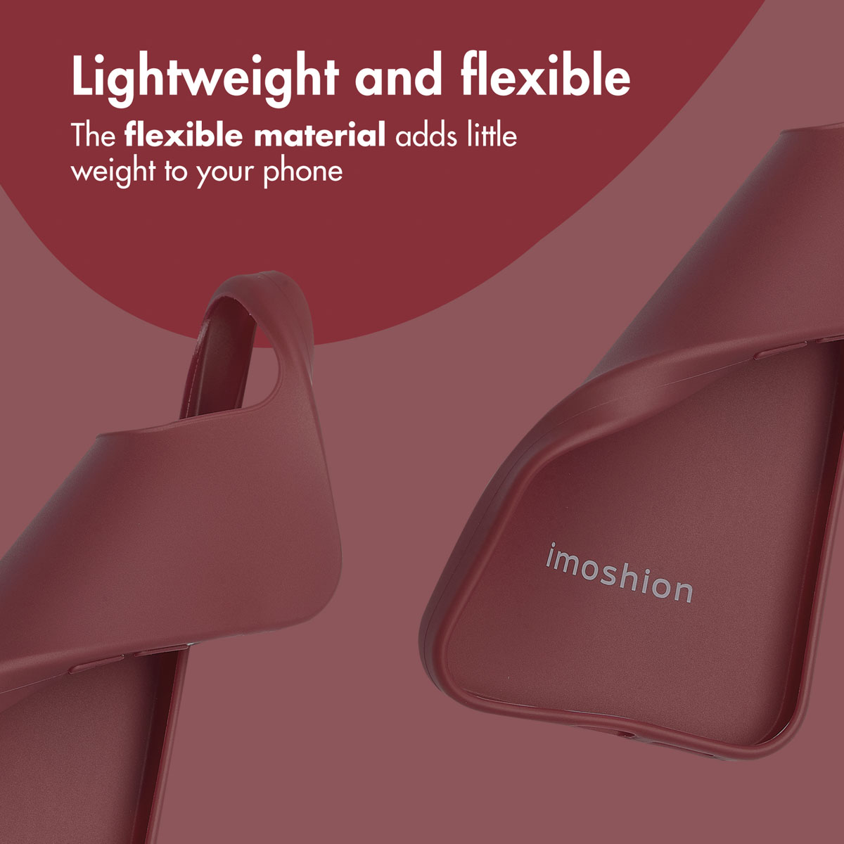 Deux coques de téléphone bordeaux et flexibles sur fond rouge avec du texte blanc.