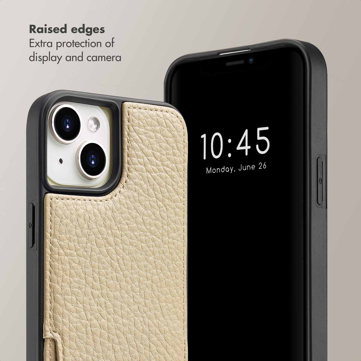 Smartphone in zwarte hoes met beige leerachtige achterkant, toont camera en tekst over opstaande randen.