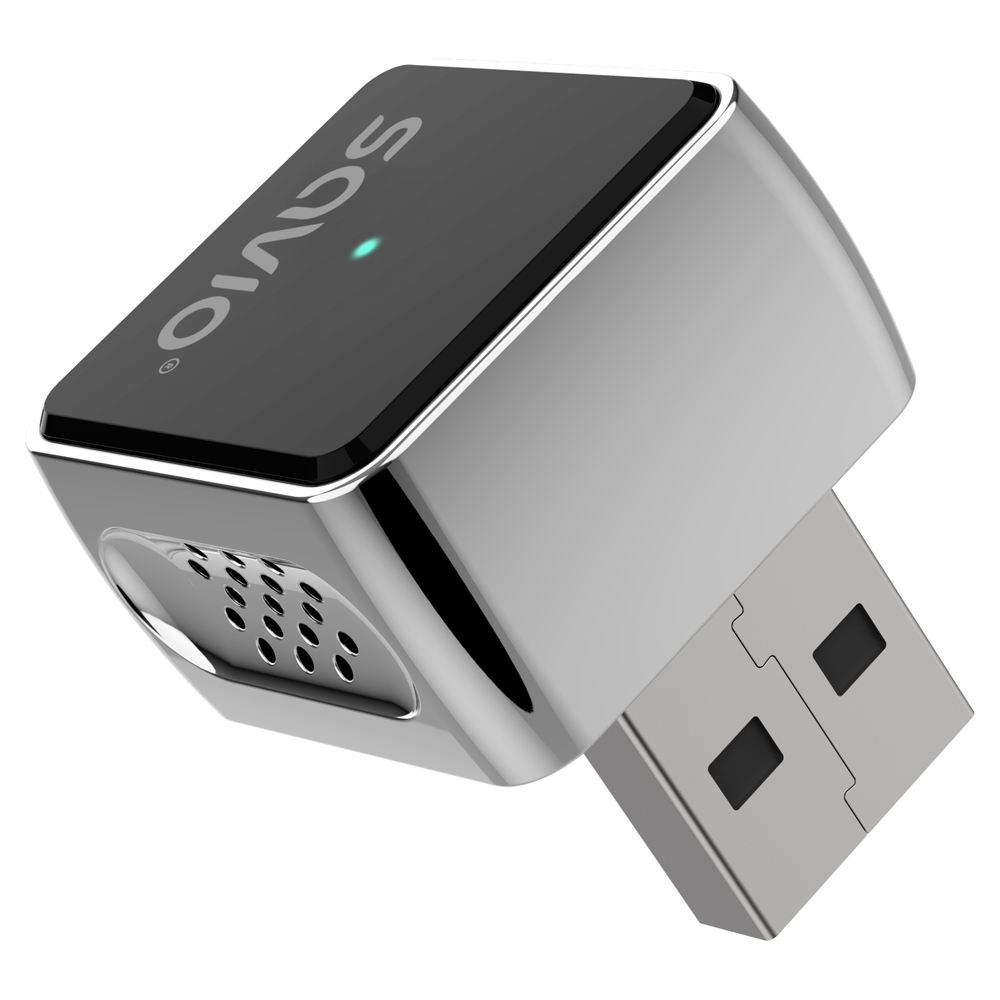 Srebrno-czarny adapter USB Bluetooth Savio z zieloną diodą LED i perforacją.