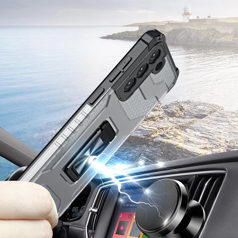 Telefono con custodia robusta vicino al mare si avvicina al supporto magnetico.