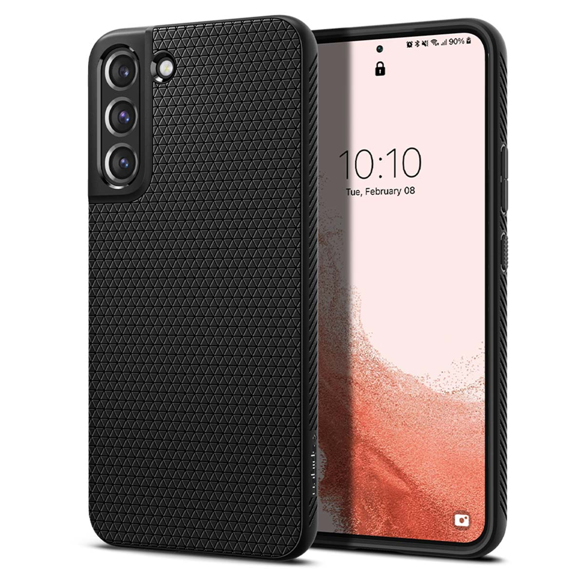 Czarny smartfon z potrójnym aparatem i wzorzystym etui wyświetla godzinę na ekranie.