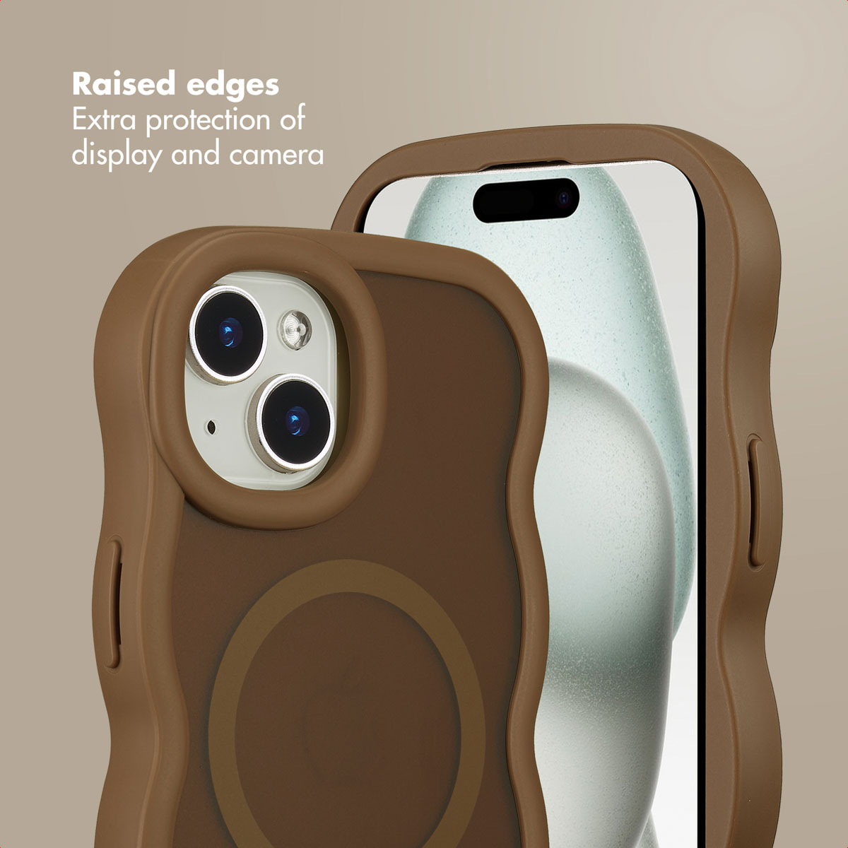 Golvend bruin telefoonhoesje met opstaande randen voor bescherming.