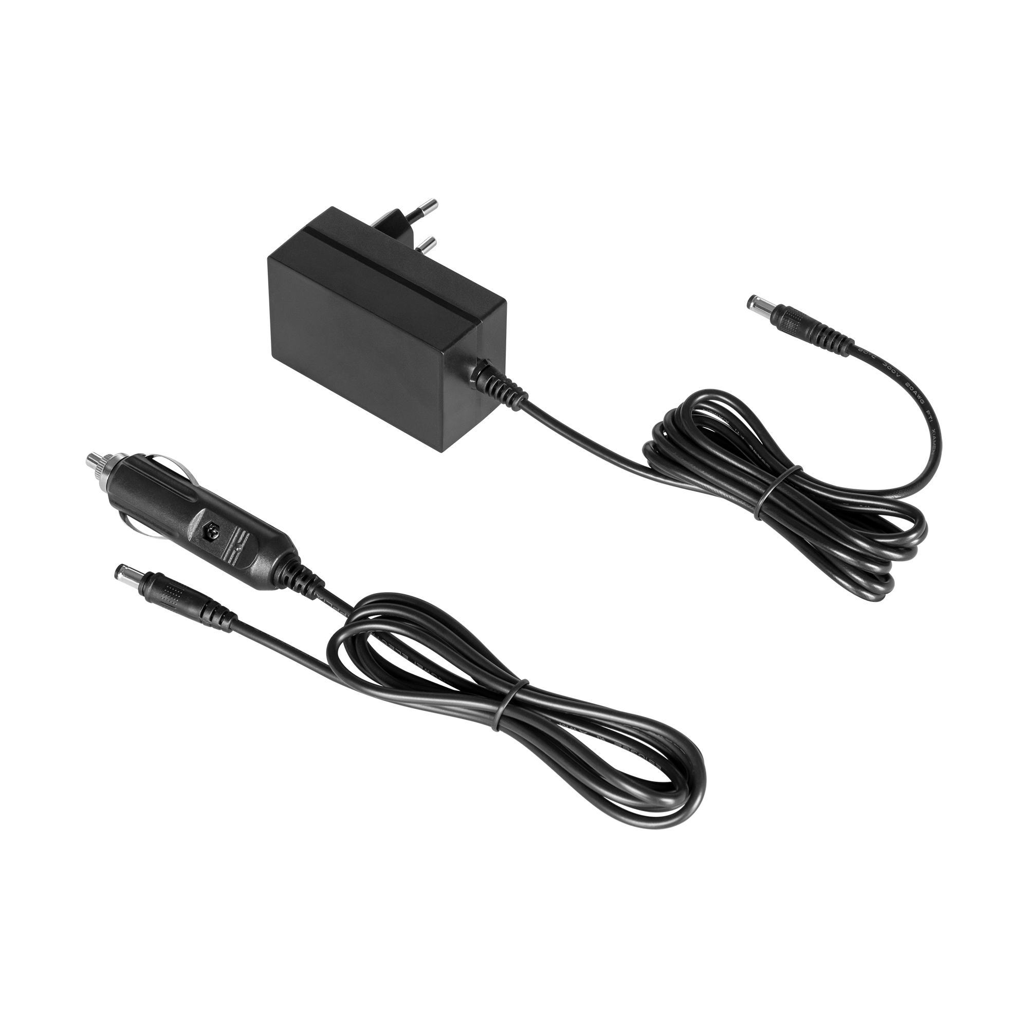 Czarny zasilacz z kablem oraz kabel ładowarki samochodowej na czarnym tle.