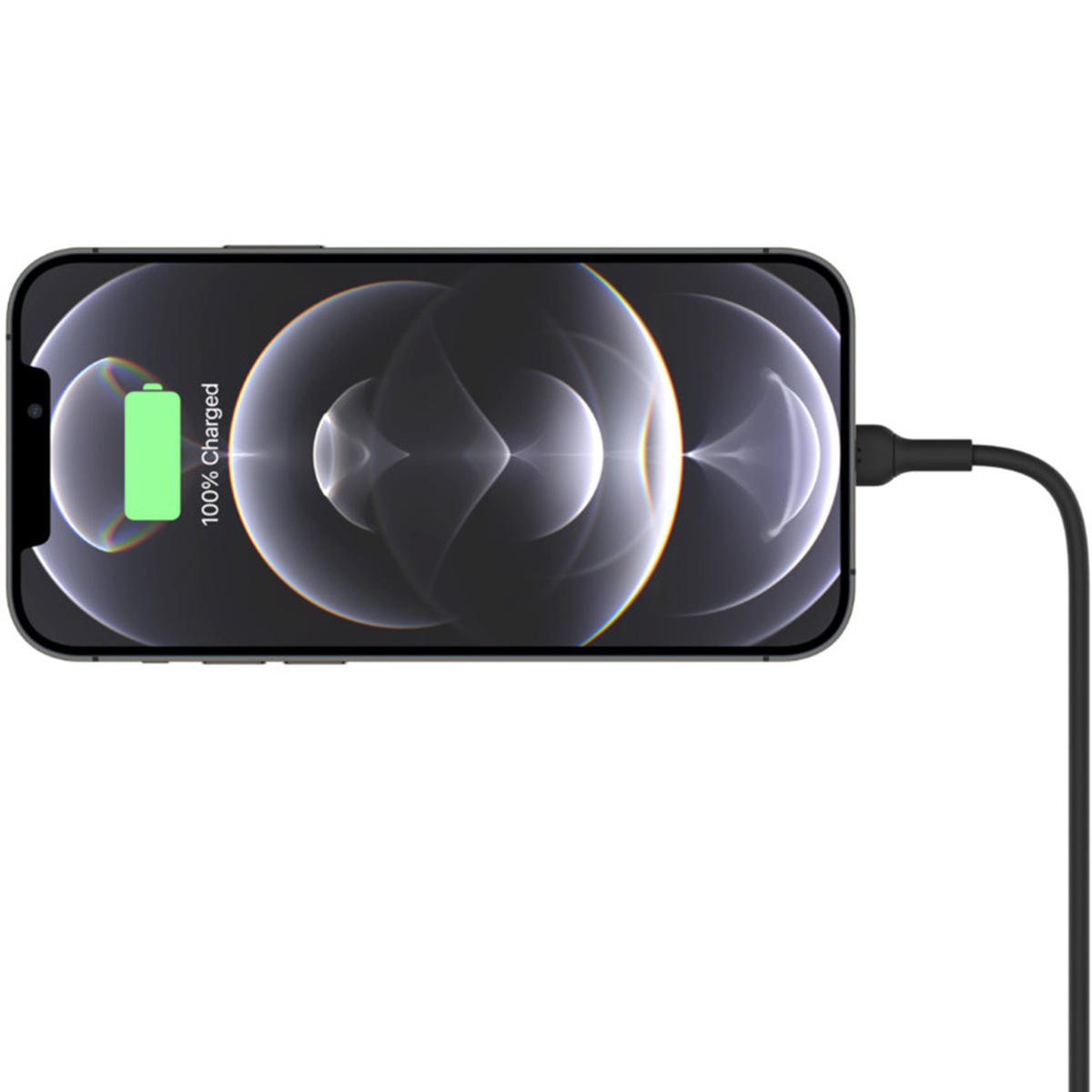 Uno smartphone collegato a un cavo nero mostra un'icona di batteria verde al 100% di carica.
