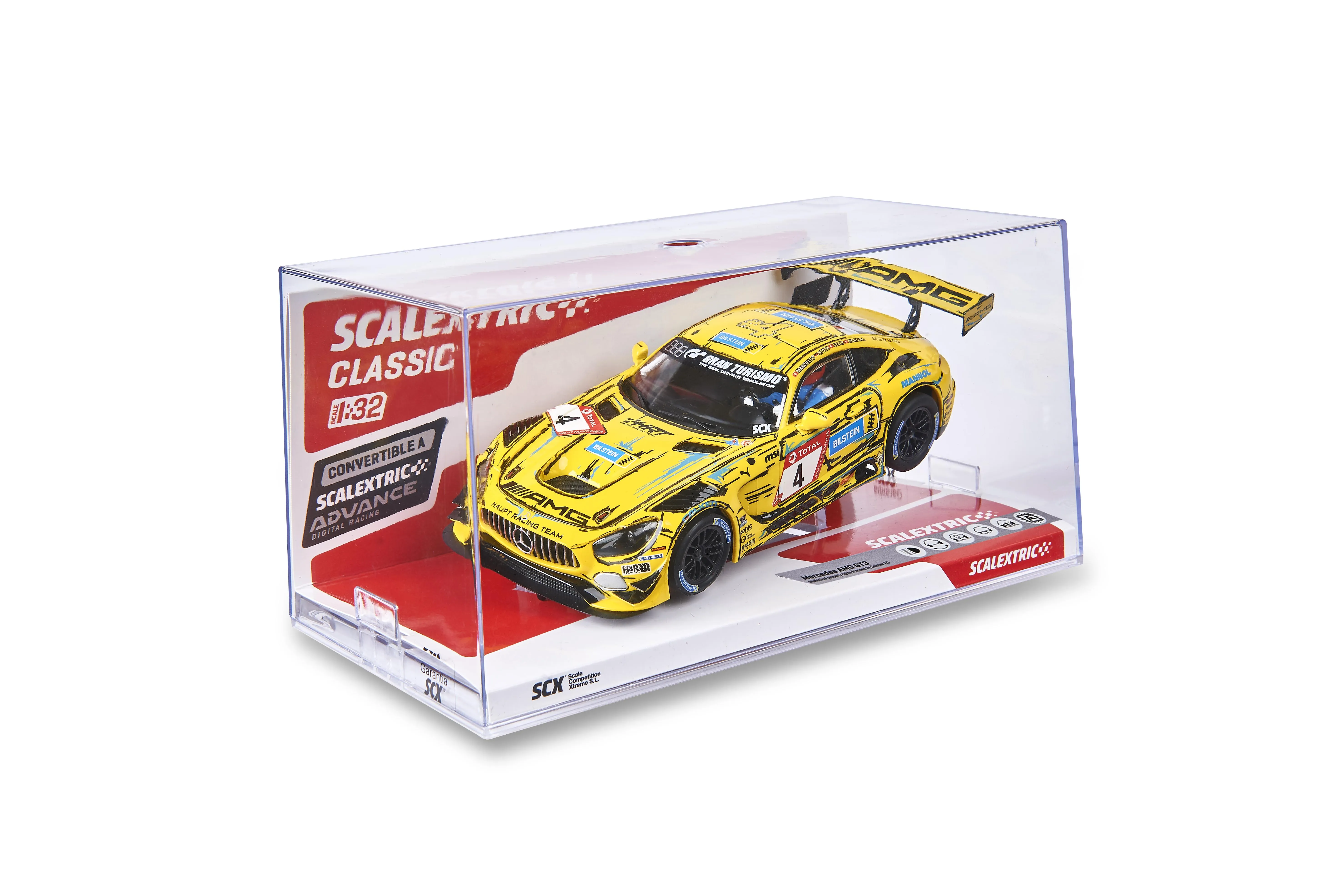 Coche de juguete Mercedes AMG GT3 amarillo en vitrina transparente Scalextric con fondo rojo.