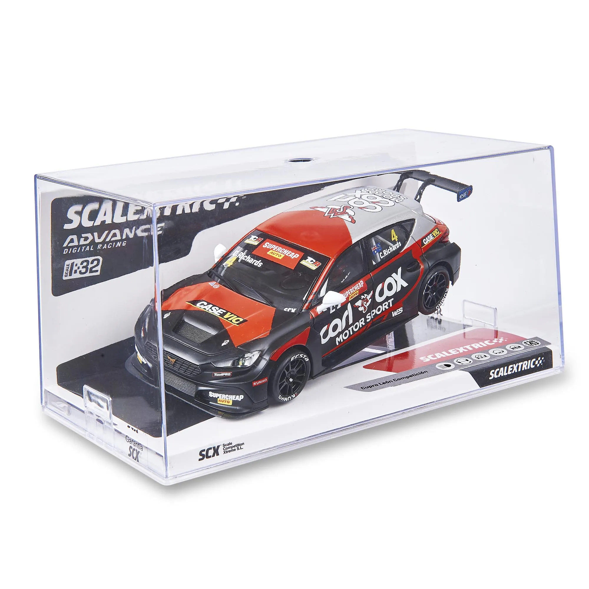 Un modelo Scalextric de un coche de carreras Cupra negro, rojo y blanco dentro de una caja de plástico transparente.