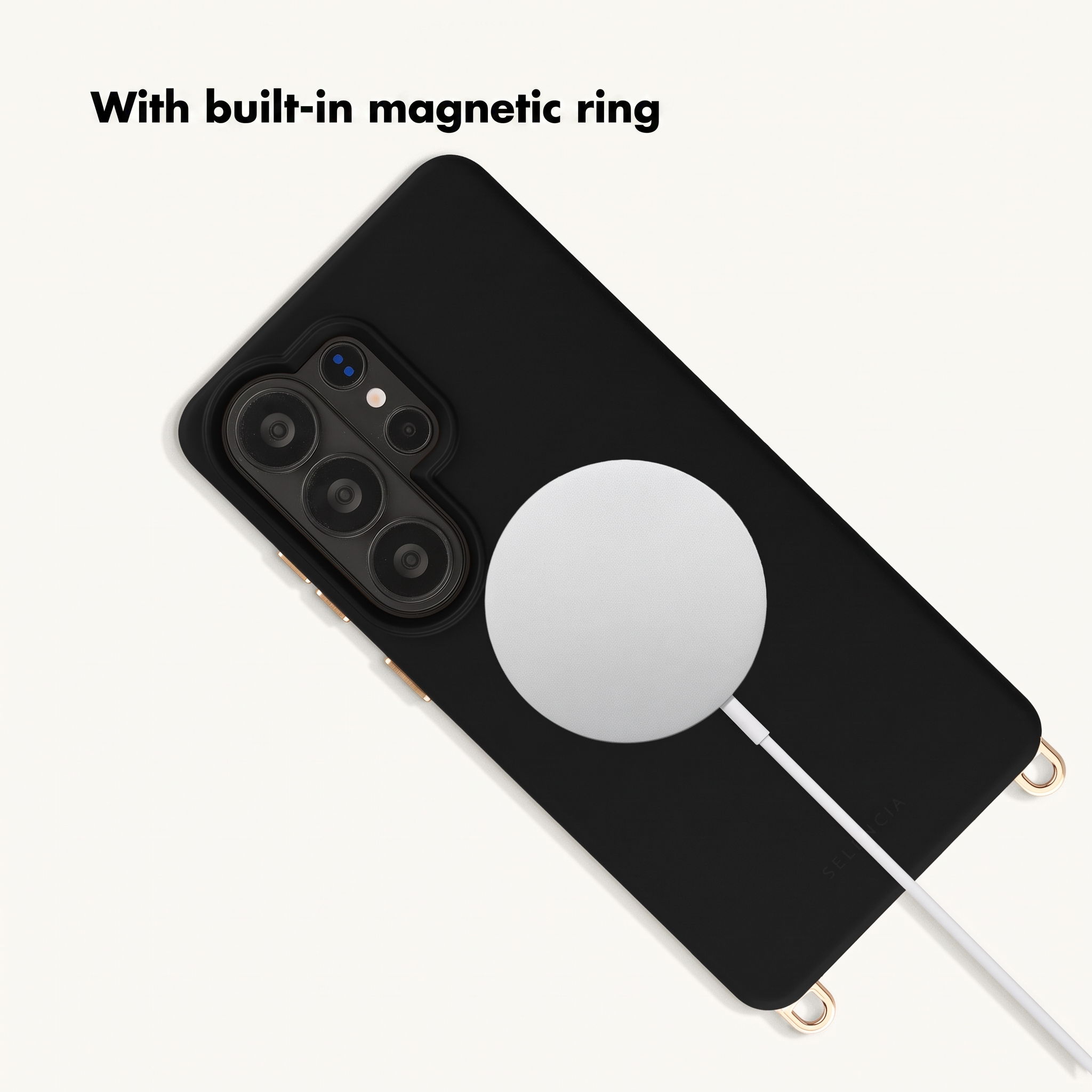 Coque de smartphone noire sur fond blanc avec anneau magnétique intégré et câble de charge blanc.