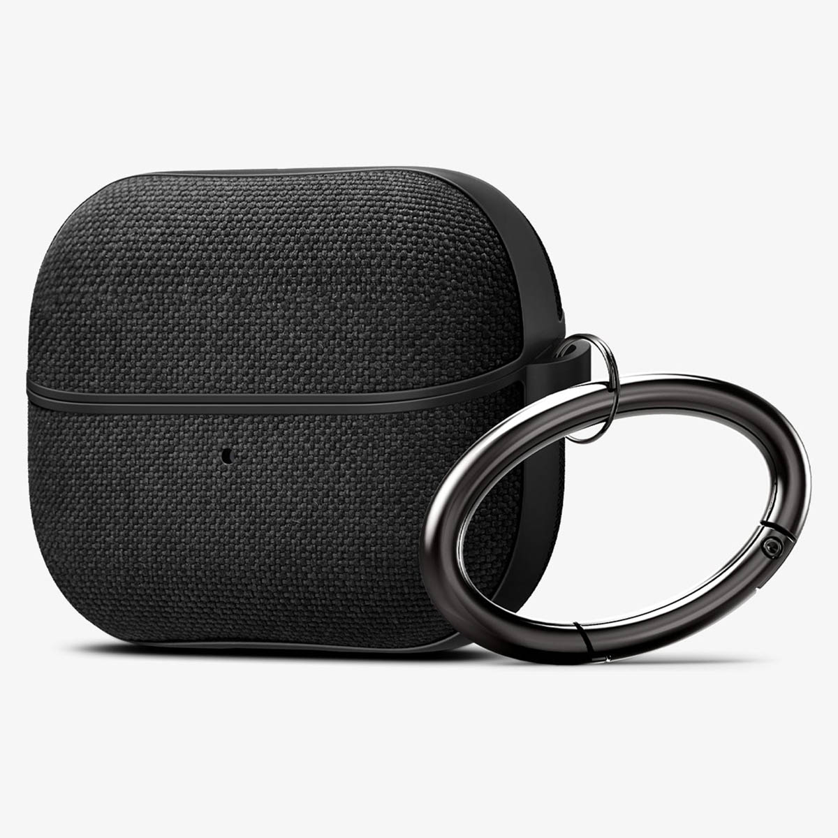 Custodia nera in tessuto per AirPods con moschettone in metallo lucido su sfondo bianco.