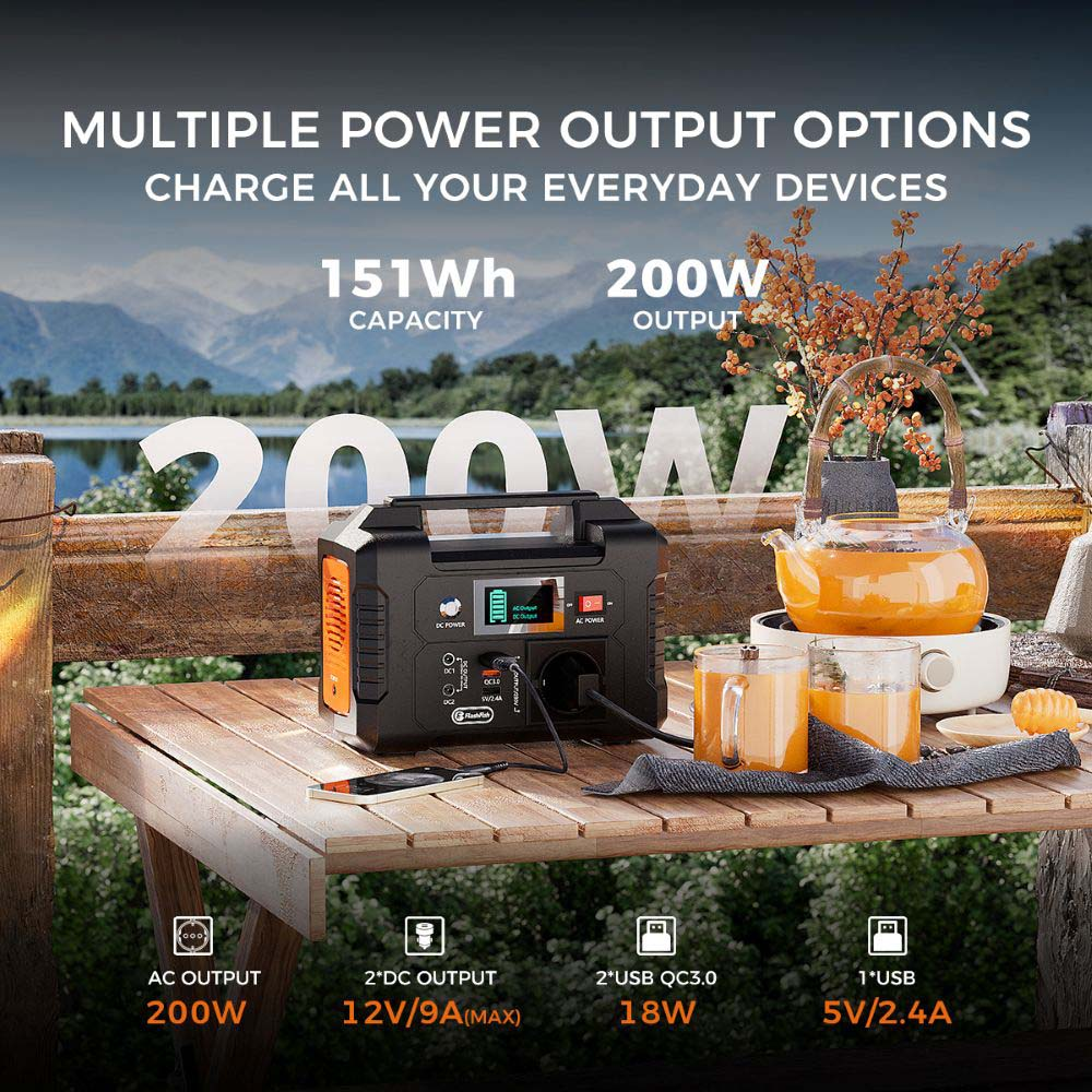 Estación de energía portátil con 151Wh de capacidad y 200W de salida en una mesa de madera al aire libre.