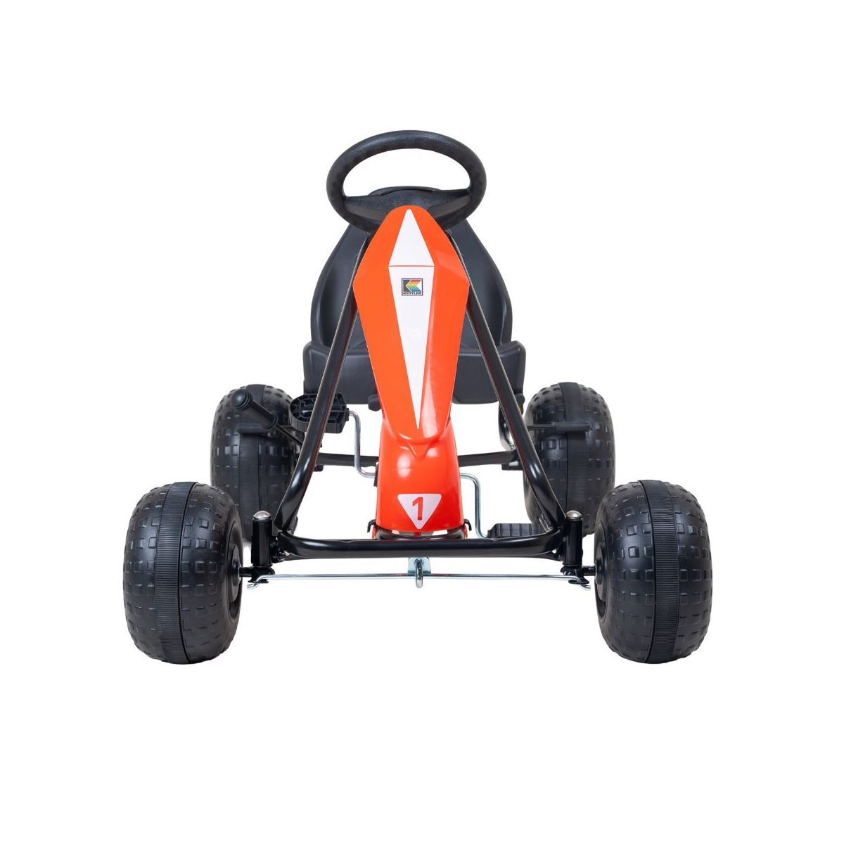 Ein rotes Go-Kart mit schwarzem Metallrahmen und vier grobstolligen Rädern vor weißem Hintergrund.