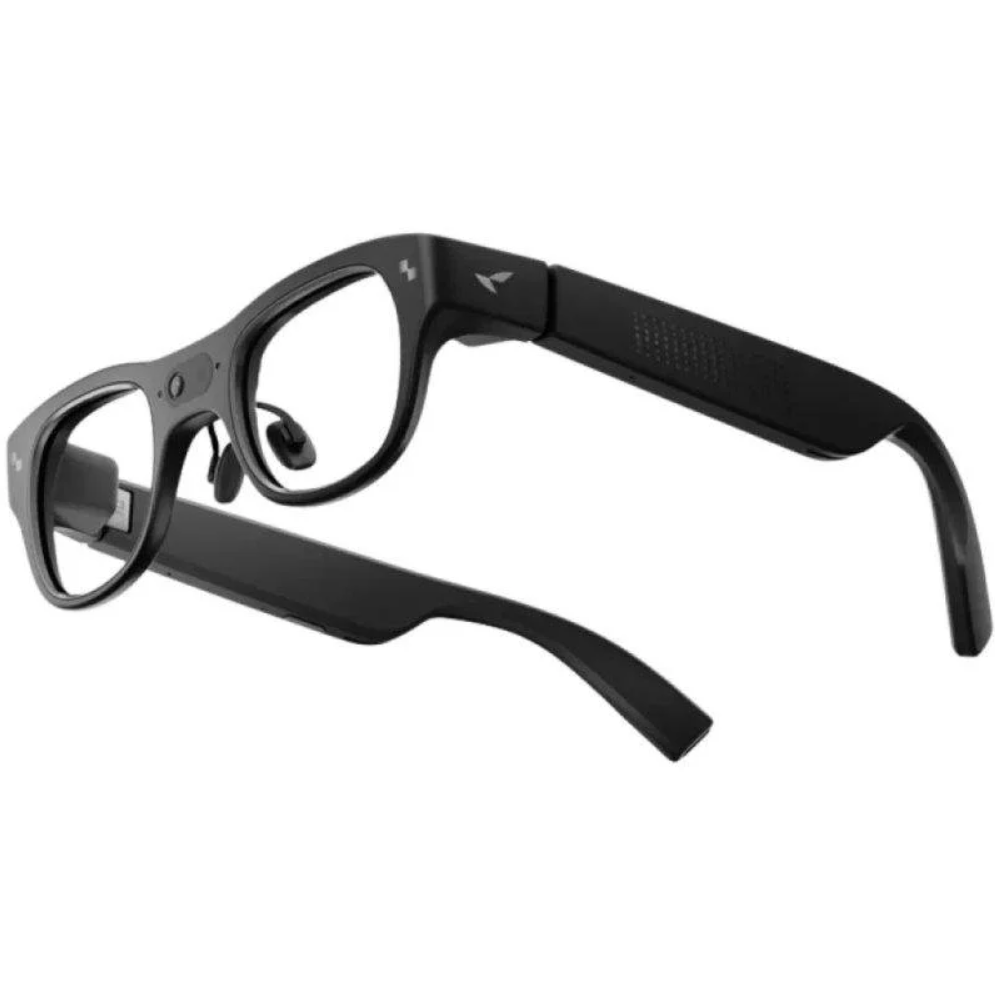 Un par de elegantes gafas inteligentes negras con monturas gruesas y una lente de cámara en el puente.