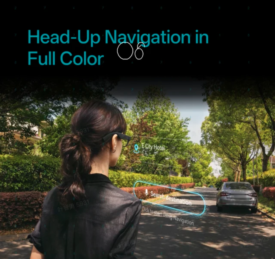 Una mujer con gafas de realidad aumentada mira una calle con navegación HUD.