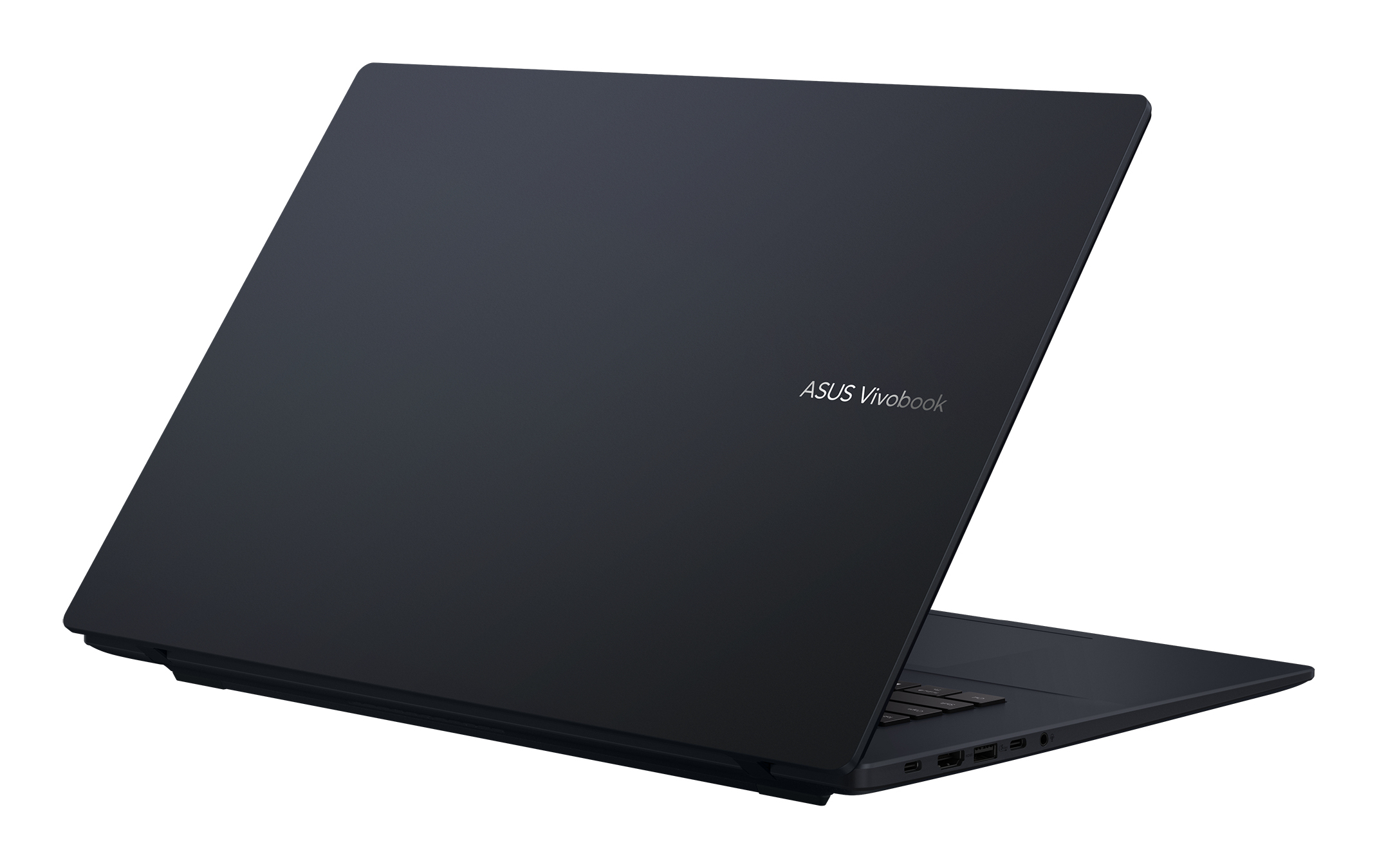 Ein schwarzer Asus Vivobook Laptop steht offen auf einer weißen Oberfläche, die Ansicht zeigt die Rückseite und Tastatur.