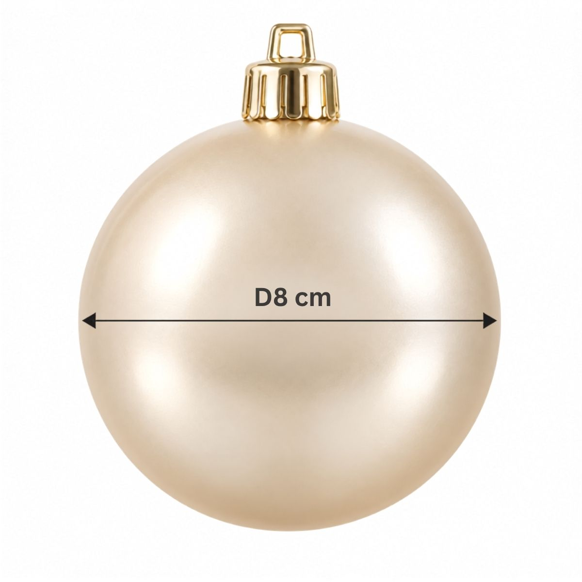 Une boule de Noël mate couleur champagne d'un diamètre de 8 cm avec un anneau de suspension doré.