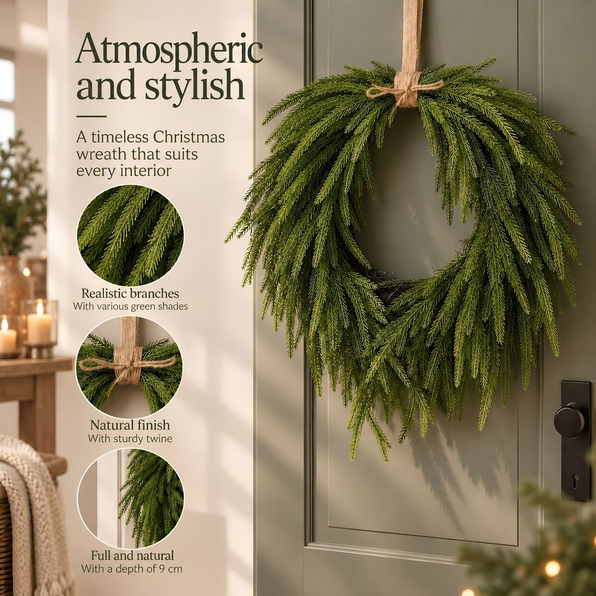 Une couronne de Noël verte est suspendue à une porte grise avec du texte à gauche.