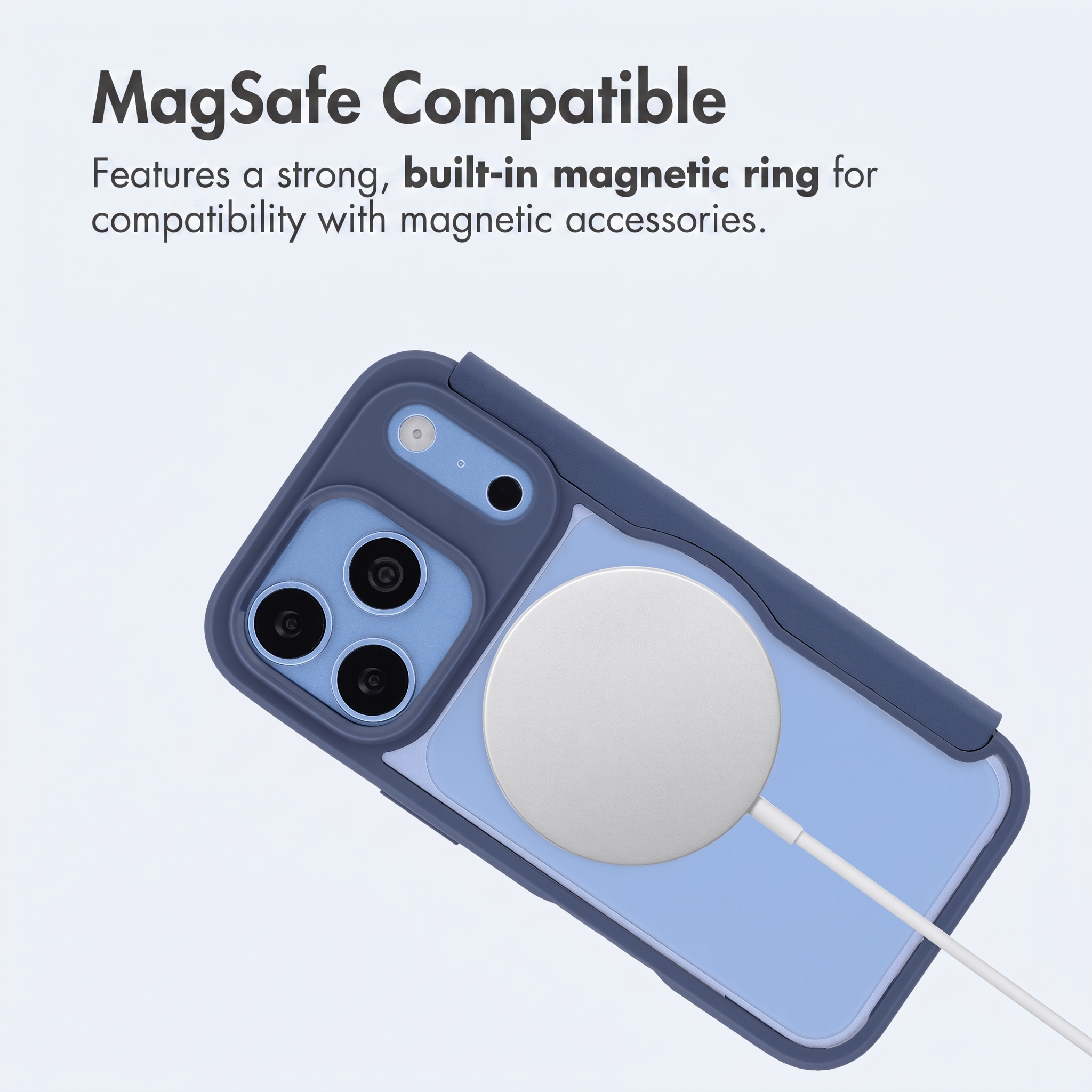 Custodia per telefono blu compatibile MagSafe con caricabatterie wireless sul retro.