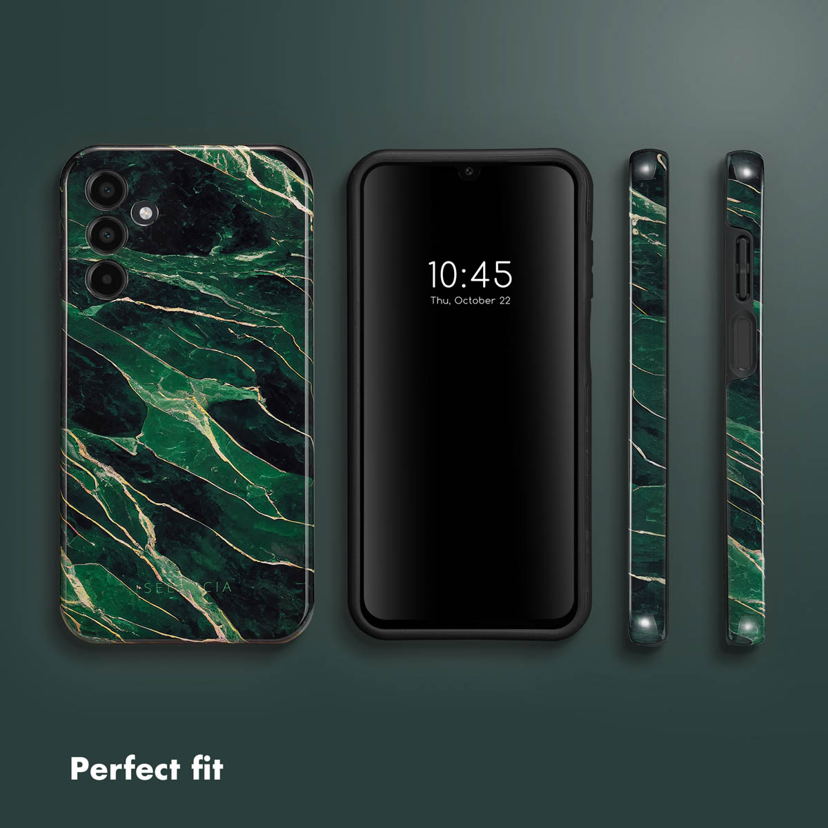 Quatre vues d'un smartphone dans une coque en marbre vert avec des veines dorées sur fond sombre.