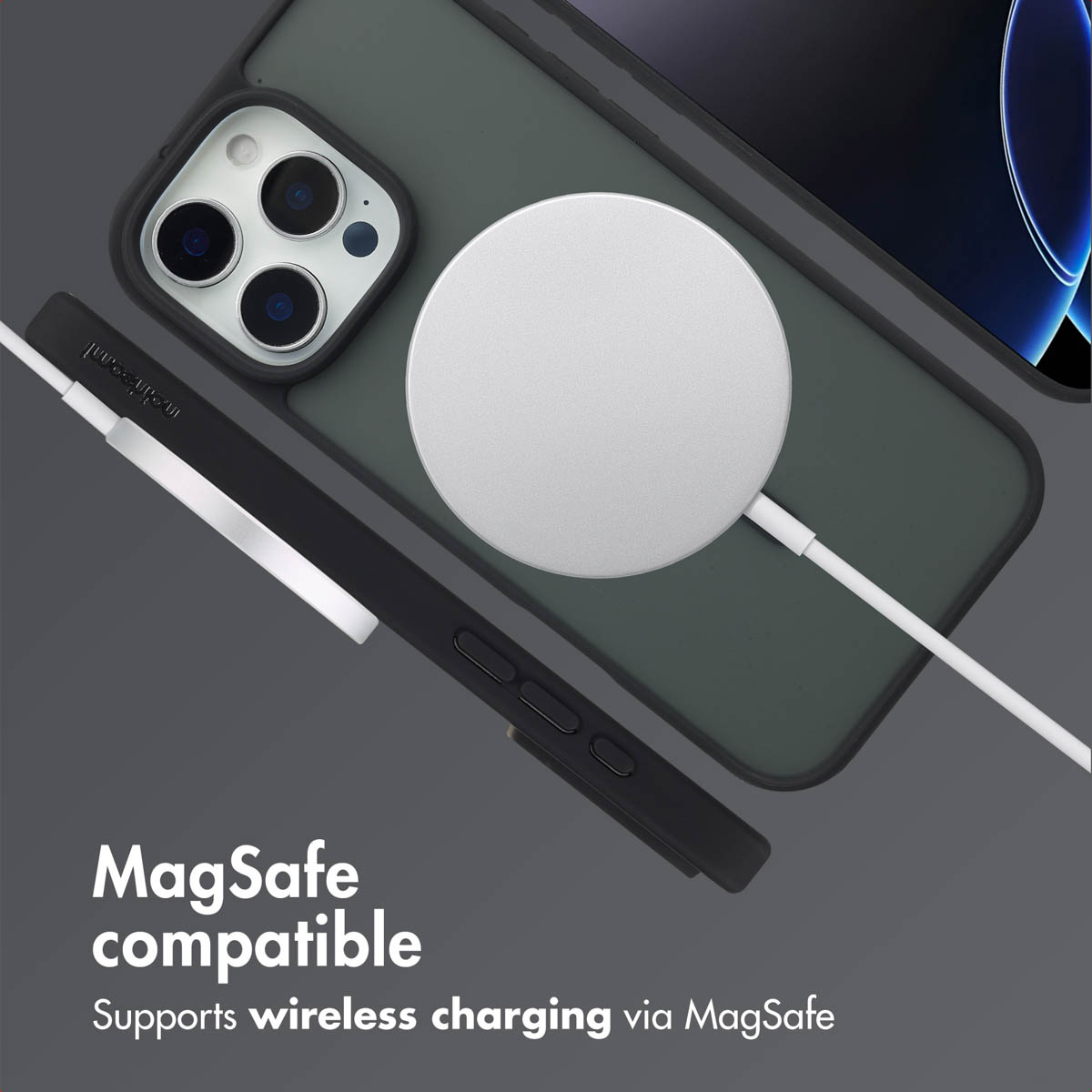 Un smartphone en funda oscura con un cargador inalámbrico MagSafe circular en la parte trasera.