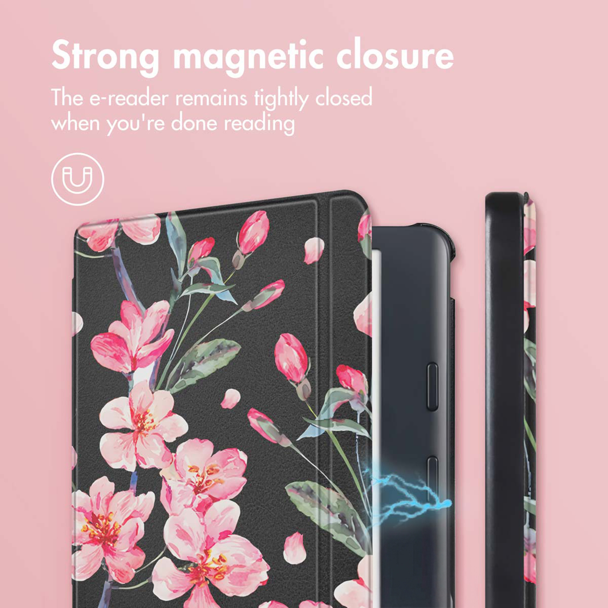 E-reader in zwarte hoes met roze kersenbloesempatroon op roze achtergrond, tekst over sterke magnetische sluiting.