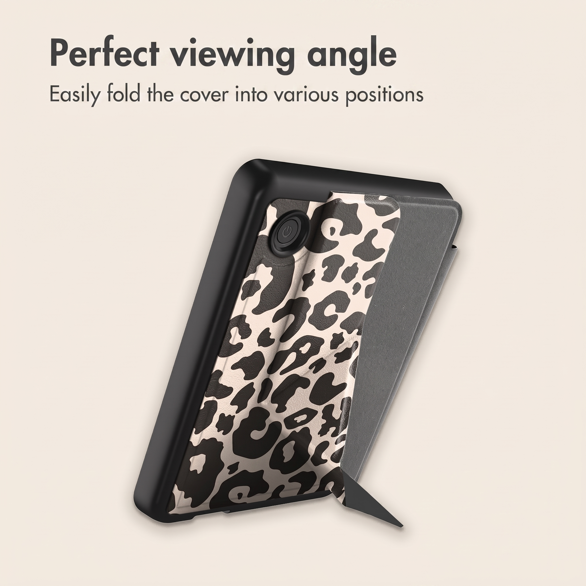 Un étui de tablette pliable avec un motif léopard, incliné pour le visionnage.