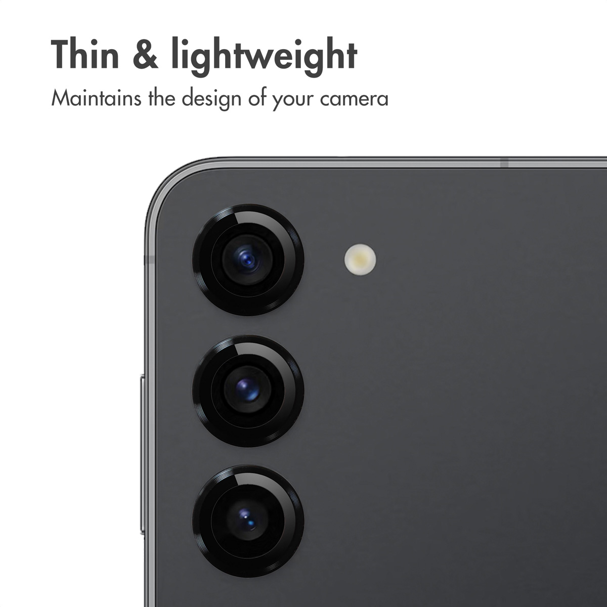 Achterkant van een grijs smartphone met drie cameralenzen en tekst Thin & lightweight.
