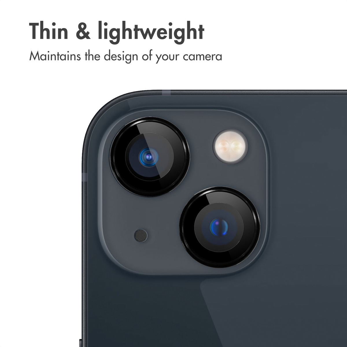 Close-up van smartphonecamera met dubbele lenzen en flitser, bovenste tekst vermeldt dun en licht.