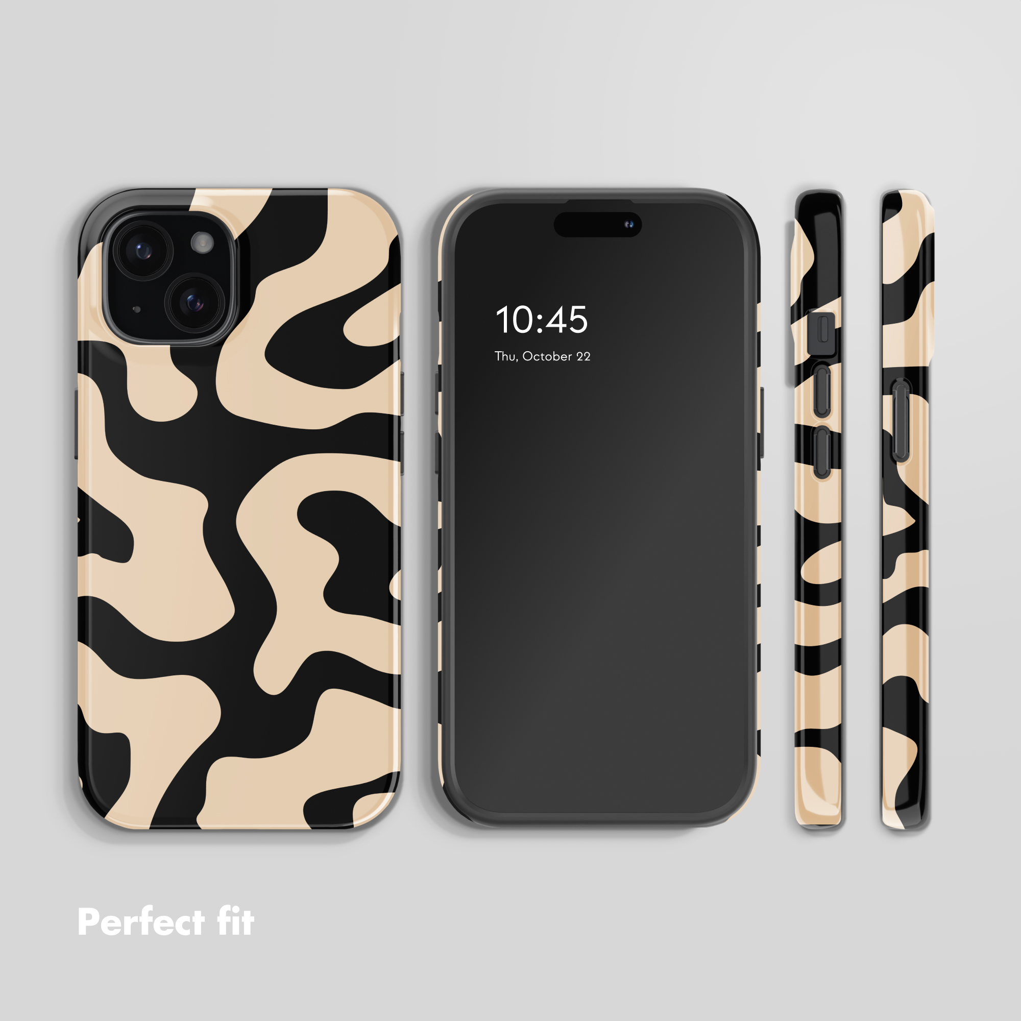 Vier weergaven van een smartphone met zwart-beige koeienprint hoesje op lichtgrijze achtergrond.