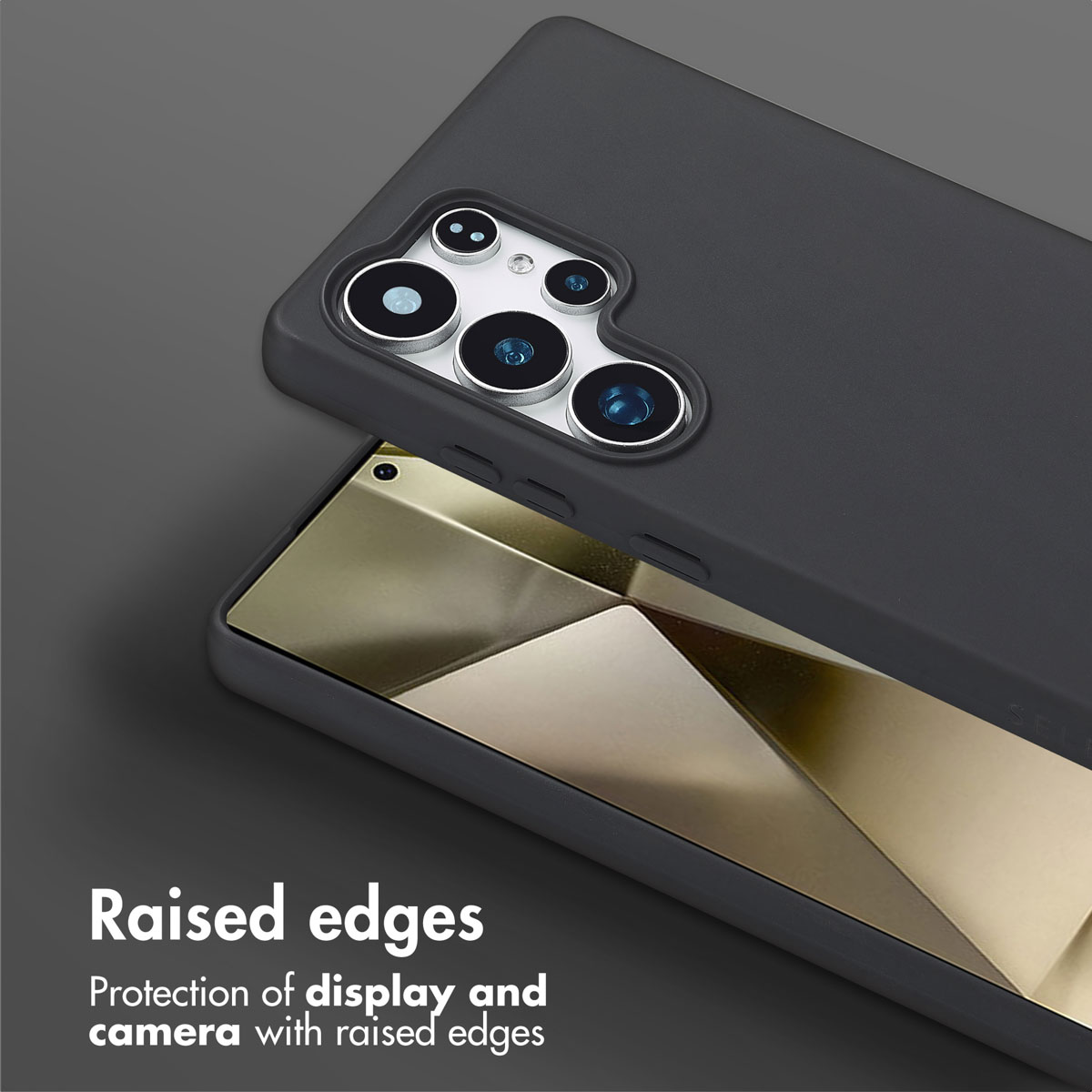 Uno smartphone in una custodia grigio scuro con bordi rialzati per proteggere schermo e fotocamera.