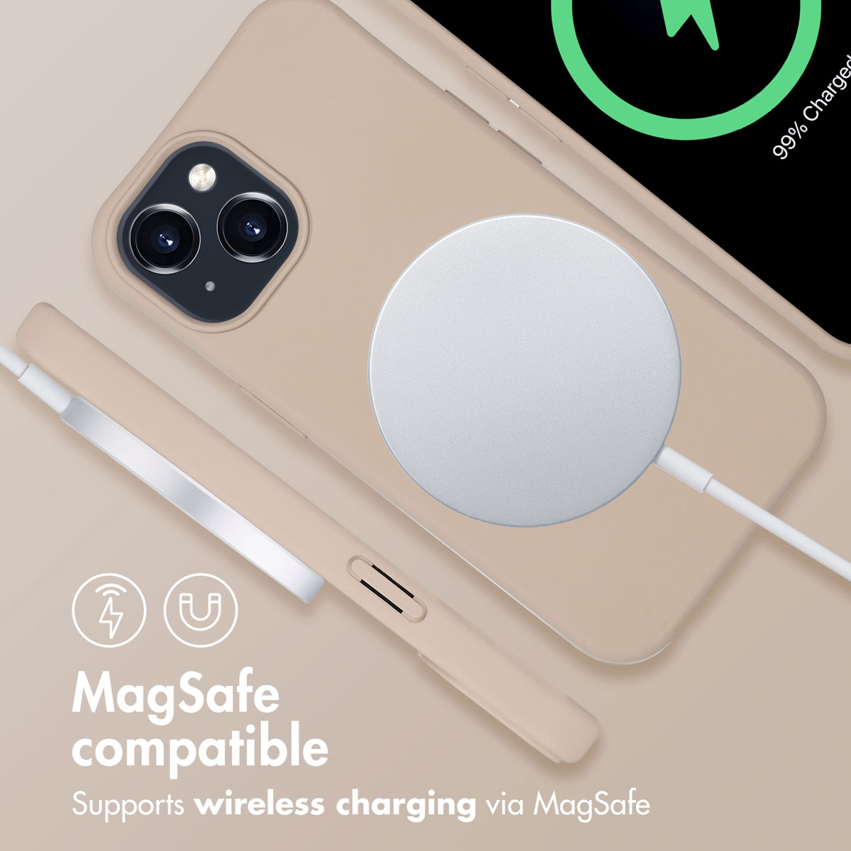 Beige smartphone in een hoesje met draadloze MagSafe-oplader.