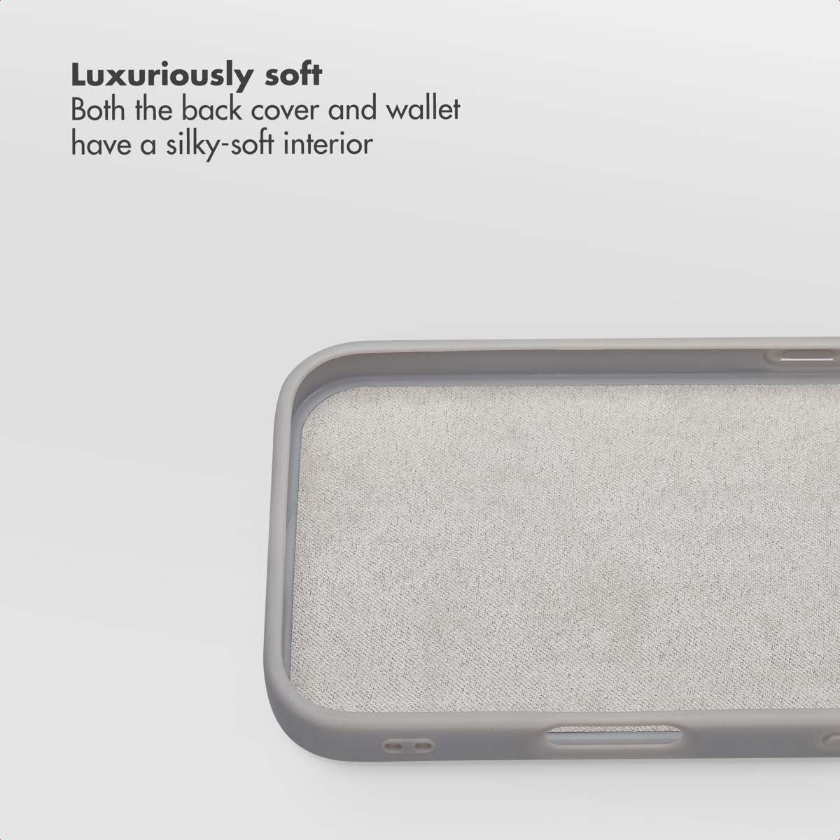 Coque de téléphone luxueusement douce avec intérieur velouté sur fond clair.