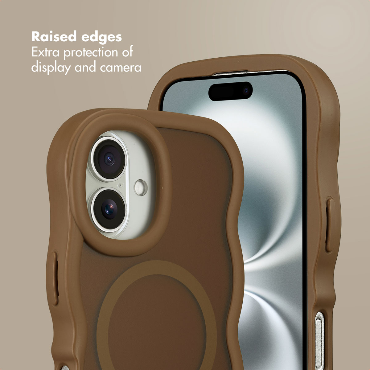 Due cover marroni ondulate per telefono con bordi rialzati per proteggere schermo e fotocamere.