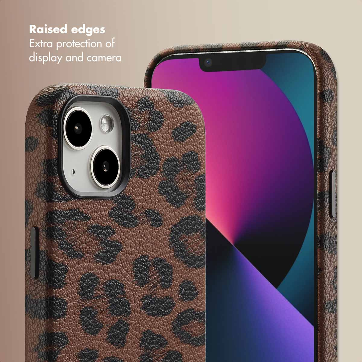 Handyhülle mit braunem Leopardenmuster, die erhöhte Kanten für den Schutz von Display und Kamera bietet.