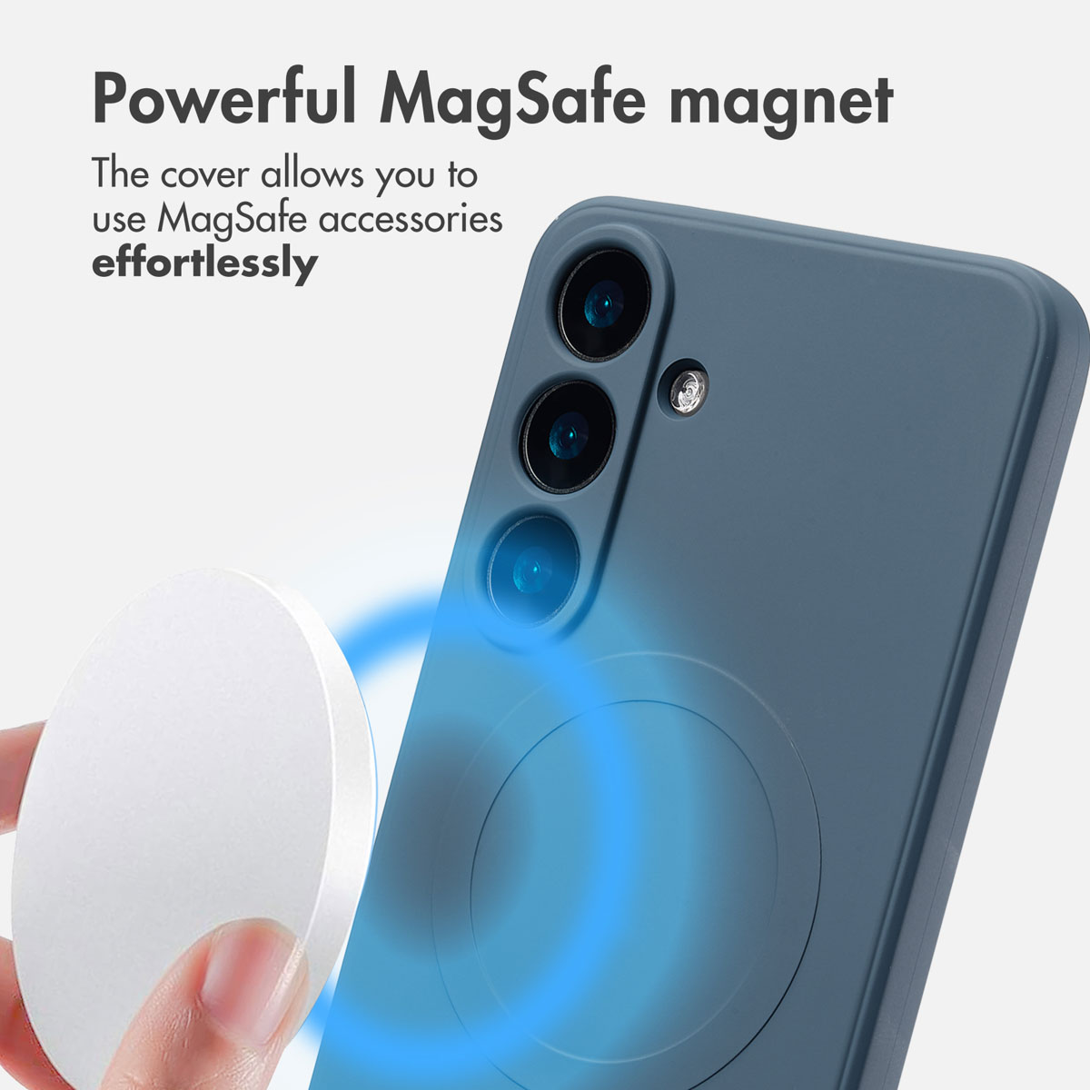 Niebieskie etui na smartfona z magnesem MagSafe i ręką trzymającą akcesorium MagSafe.
