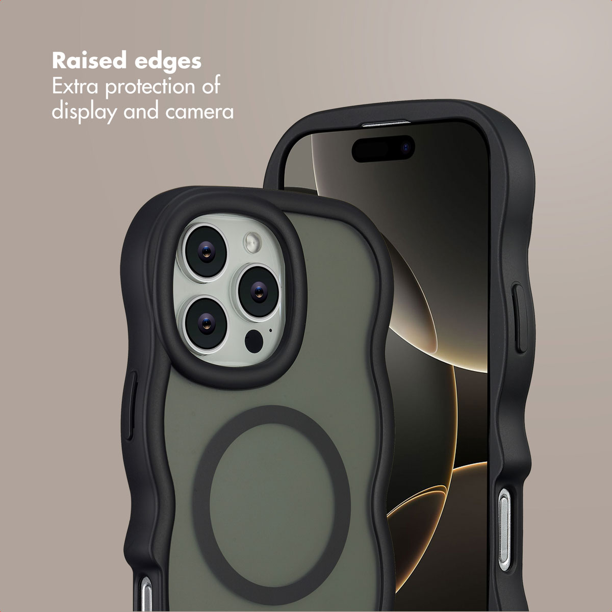 Deux coques de téléphone noires ondulées sur des iPhones, montrant des bords surélevés.