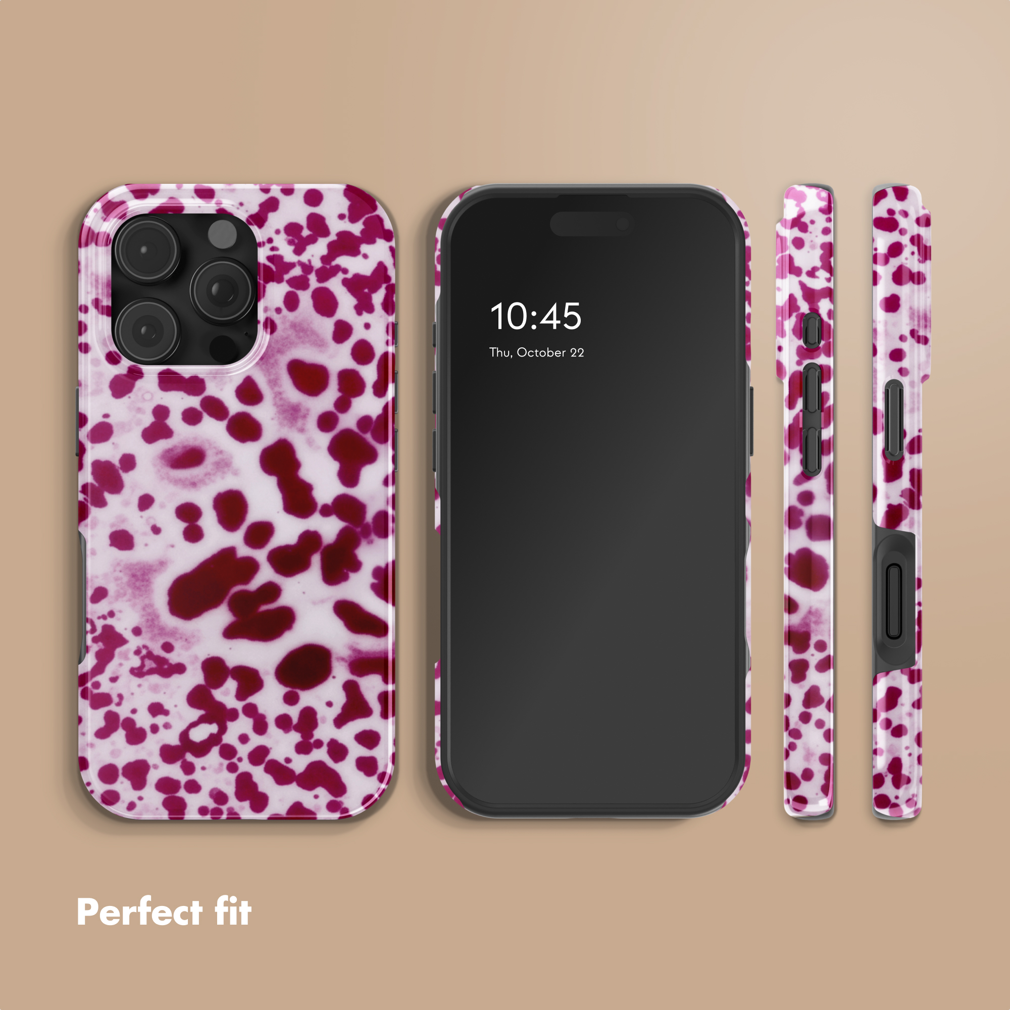 Uno smartphone con cover a macchie rosse e bianche, mostrato da davanti, da dietro e dai lati su sfondo marrone.