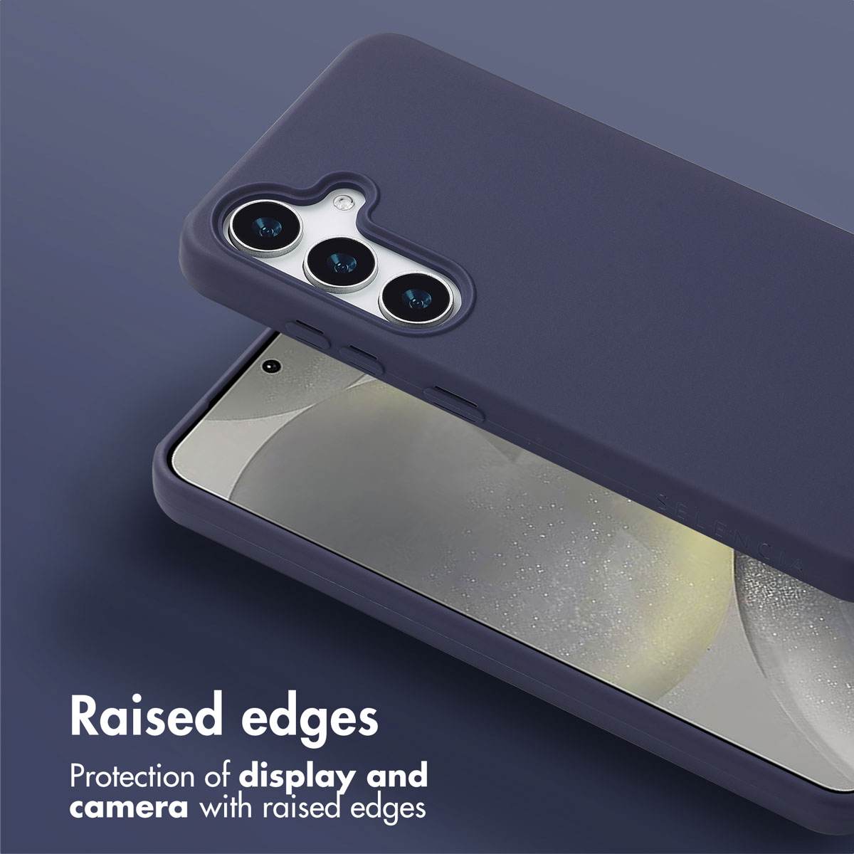 Funda azul oscuro con bordes elevados que protegen la pantalla y la cámara, sobre fondo morado.