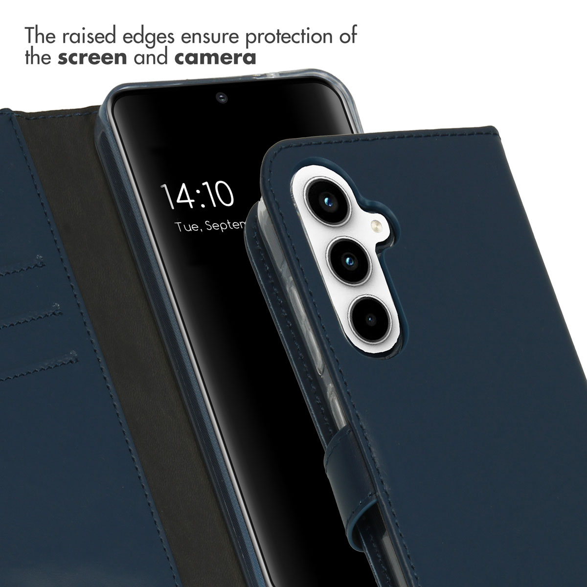 Un étui de téléphone bleu foncé type livre montre le triple appareil photo et l'écran.