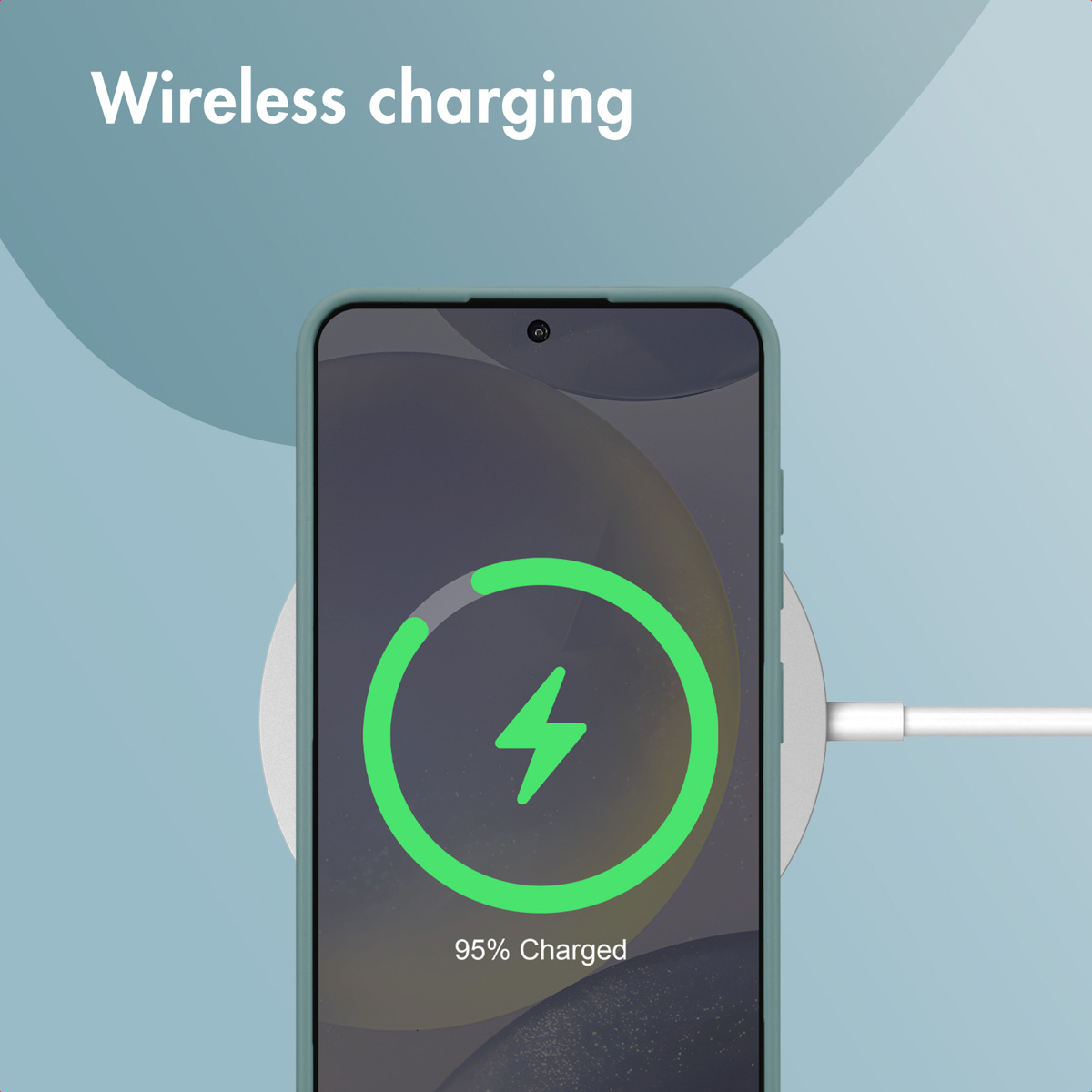 Smartphone en carga inalambrica mostrando 95% cargado, con texto Wireless charging.