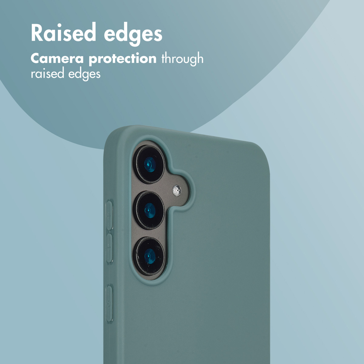 Primer plano de una funda de smartphone azul con bordes elevados para protección.
