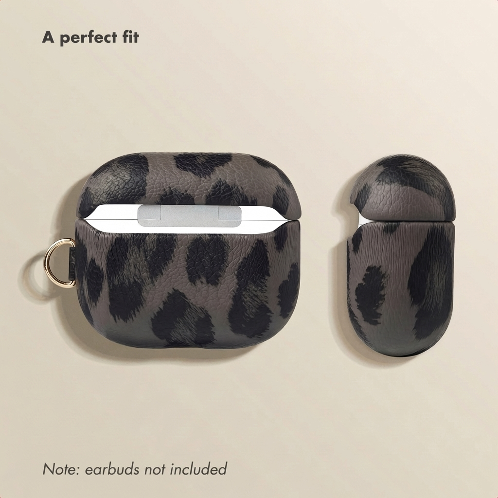 Funda gris con estampado de leopardo negro para AirPods Pro, con anillo dorado sobre fondo beige.