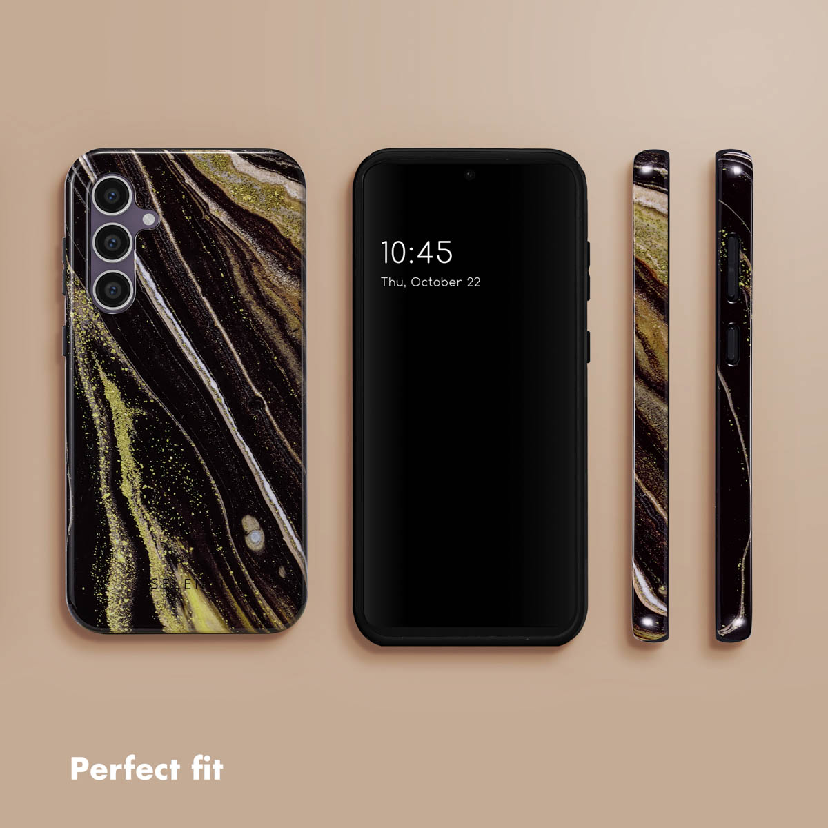 Un smartphone avec une coque au design marbre noir et or, vu sous plusieurs angles.