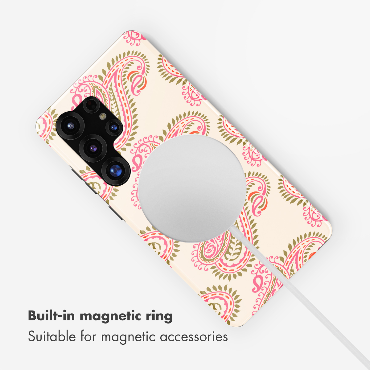 Una custodia per telefono con motivo paisley rosa e anello magnetico bianco.