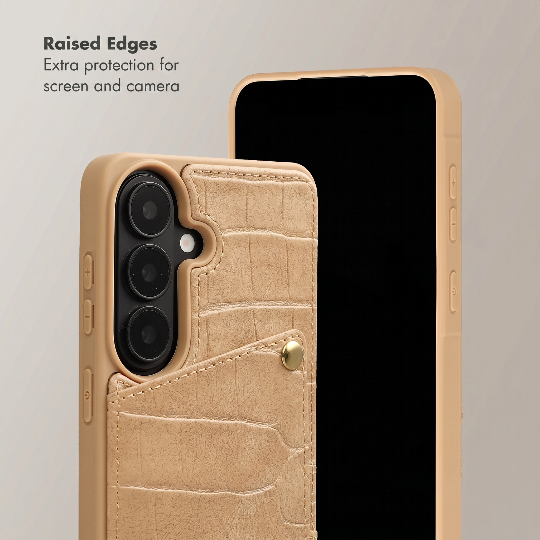 Funda de teléfono beige con patrón de cocodrilo, bolsillo para tarjetas y bordes elevados.
