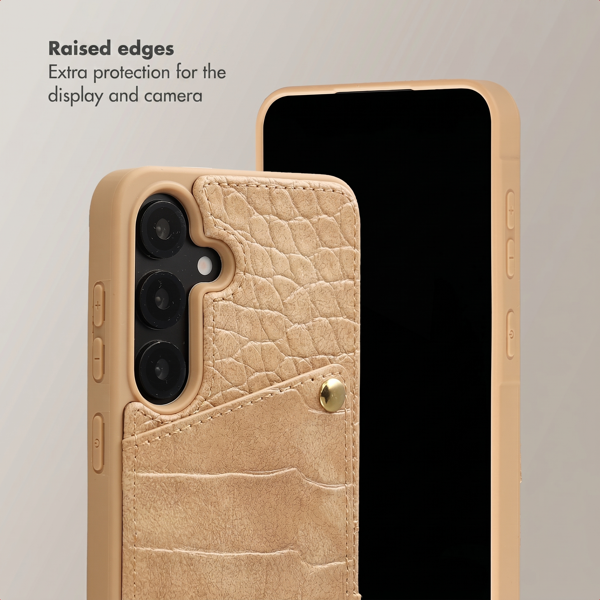 Eine beigefarbene Smartphone-Hülle mit Kartenfach auf der Rückseite und erhöhten Kanten.