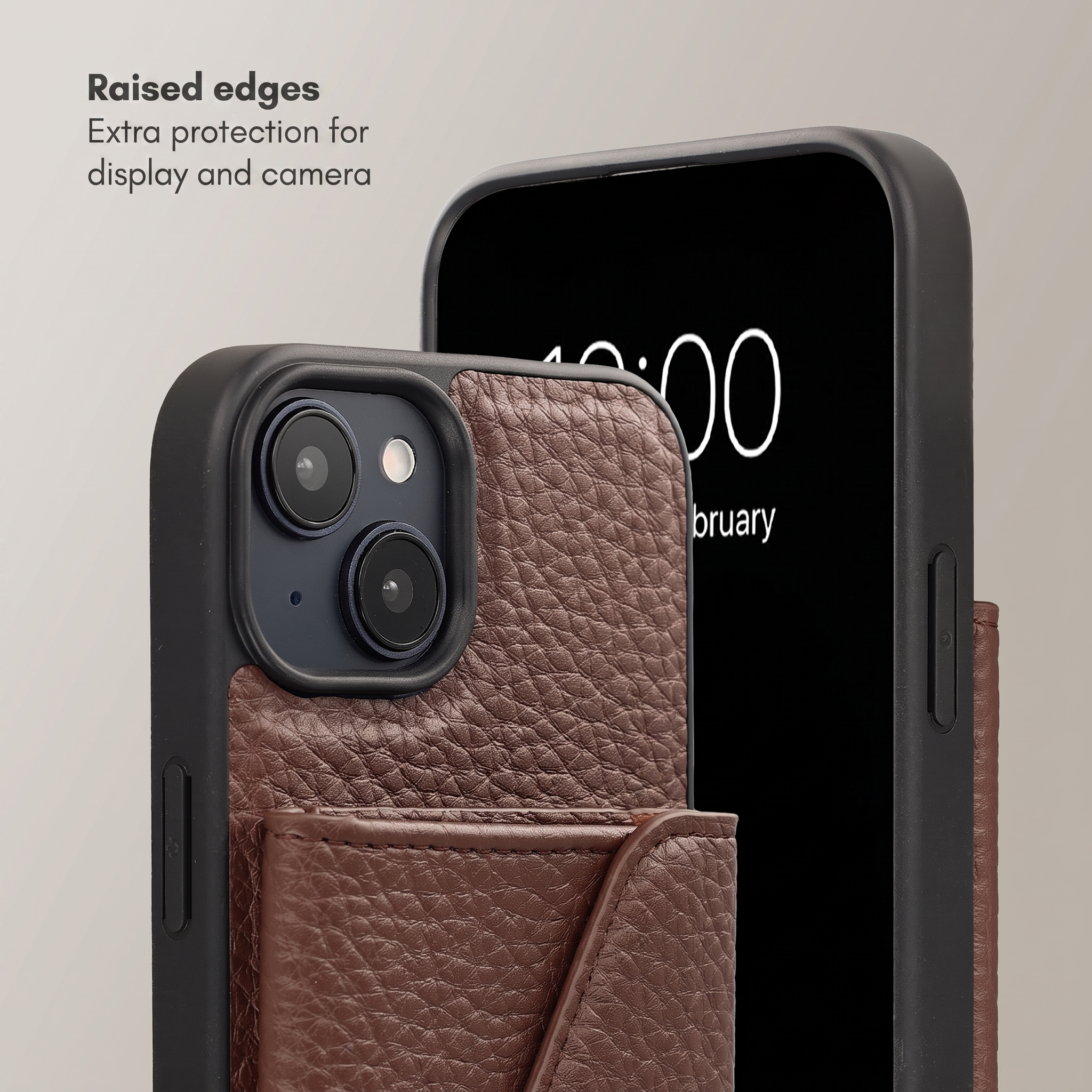 Erhöhte Ränder bieten zusätzlichen Schutz für Display und Kamera eines Smartphones mit brauner Lederhülle.